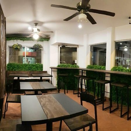 Park View - Airport & City Hotel Alajuela Extérieur photo